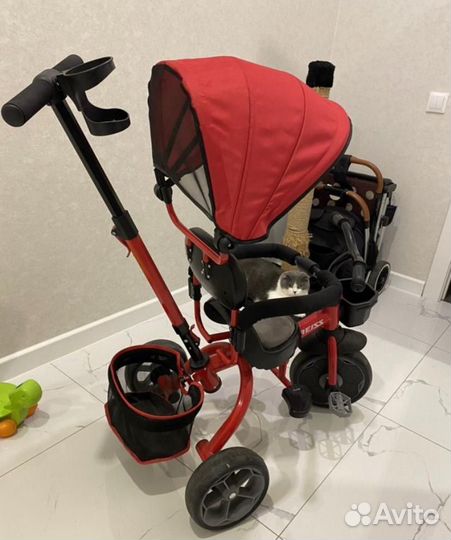 Трехколесный велосипед с родительской ручкой