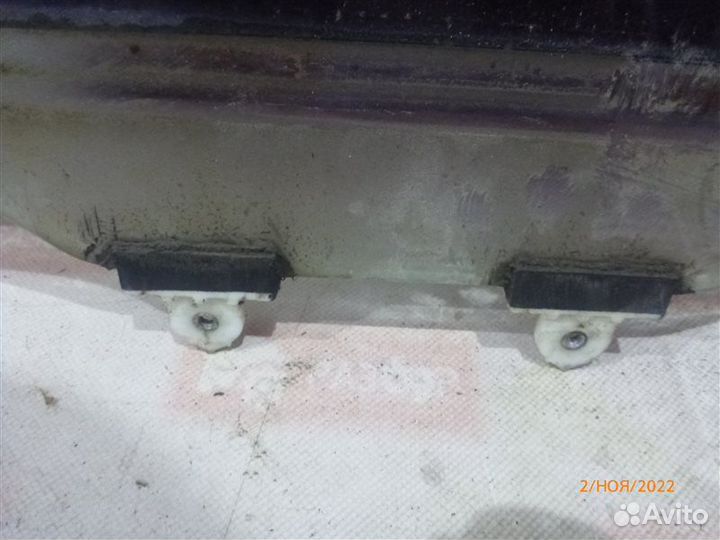 Стекло двери заднее левое Mitsubishi Lancer CS3A