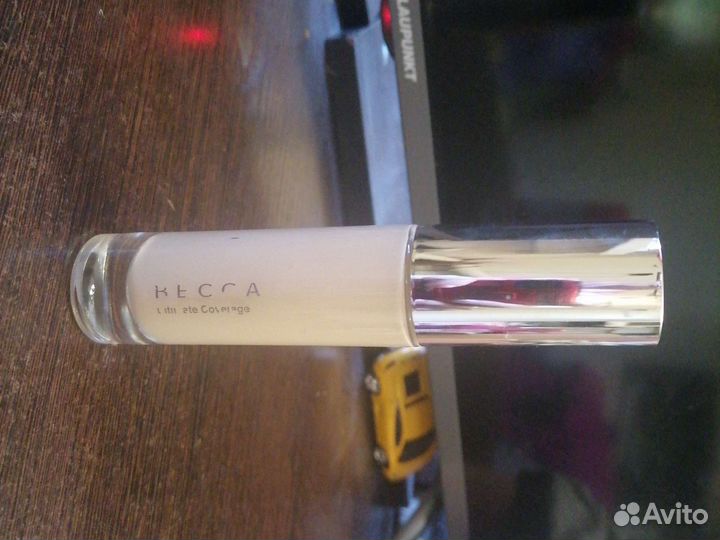 Тональный крем Becca