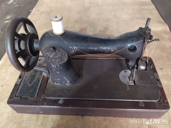 Швейная машина