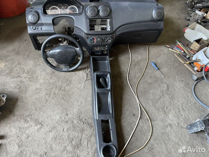 Торпедо Chevrolet Aveo T250