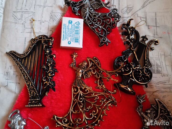 Новогодние игрушки на елку