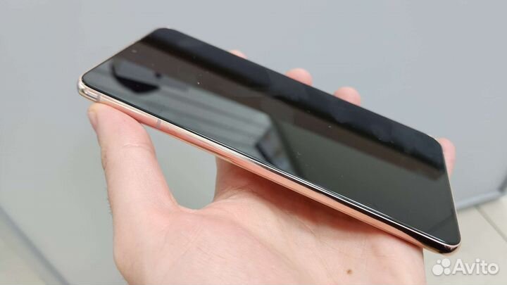 Samsung Galaxy S21, 8/256 ГБ