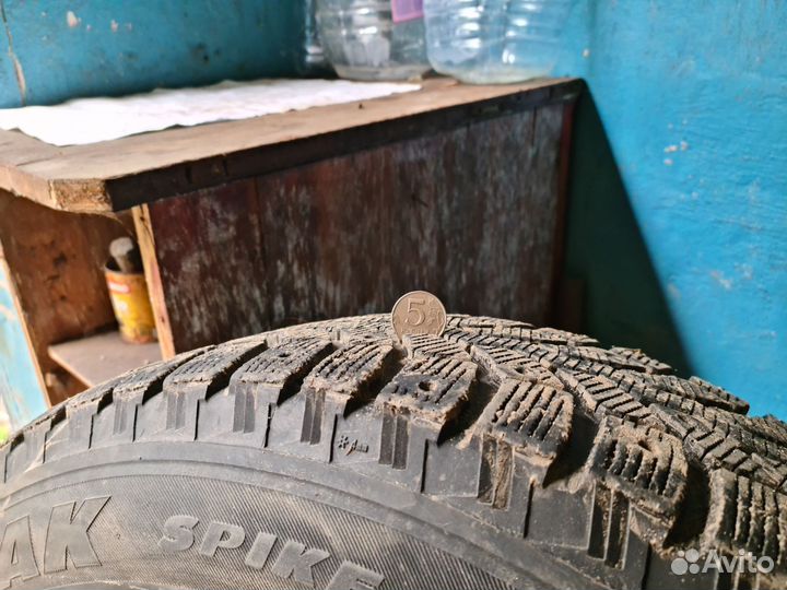 R16 Bridgestone Blizzak Spike-01 215/70, PCD 5x114.3 DIA 67