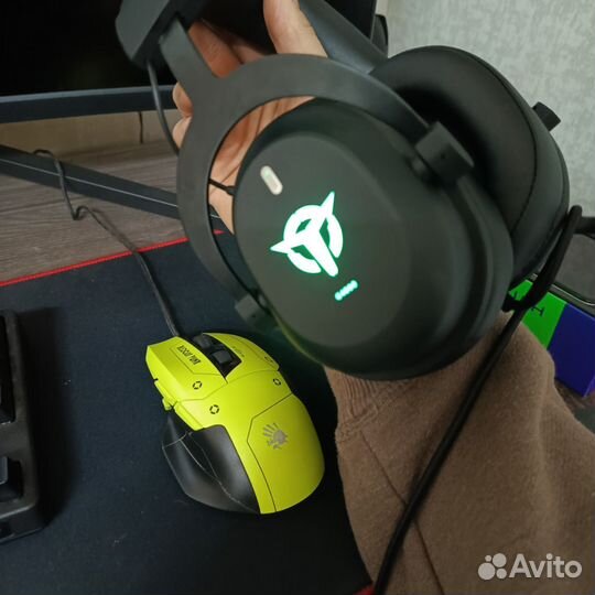 Продам наушники