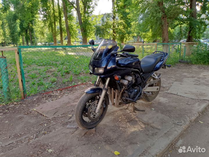 Yamaha fzs600