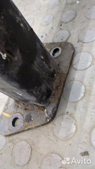 Усилитель бампера передний Opel Mokka