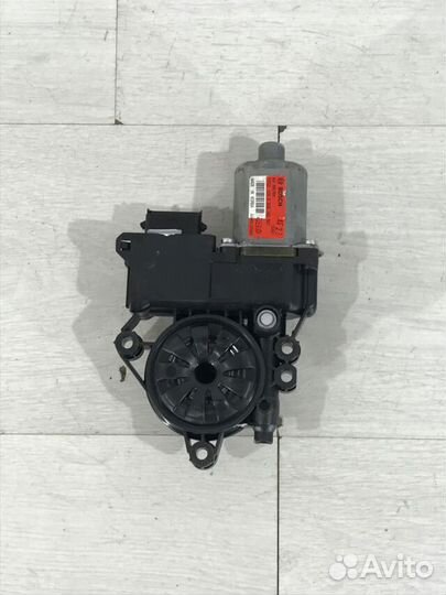 Моторчик стеклоподъёмника зад прав KIA quoris 3.8