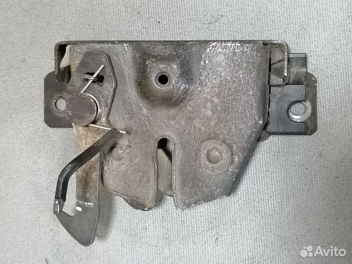 Замок капота Mitsubishi Mirage 1986-1991