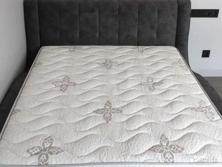 Матрас с пружинным блоком 160х200 новый