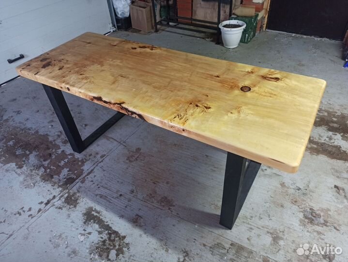 Столы,скамейки, обувницы,часы