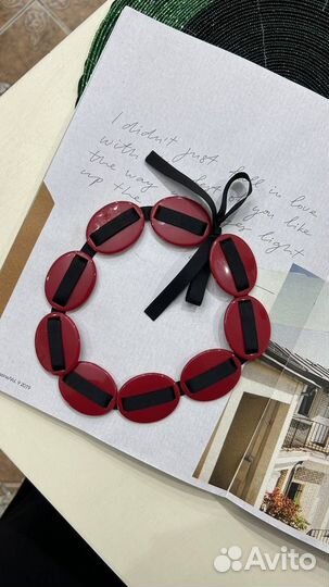 Красное ожерелье