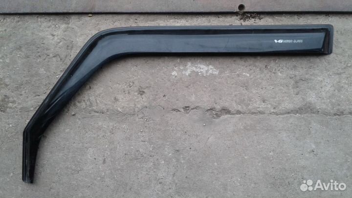 Дефлектор окна ваз 2105-2107