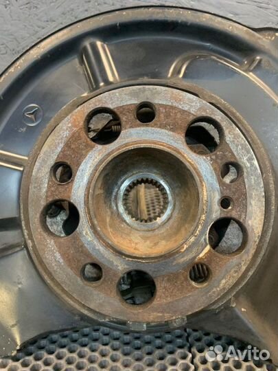 Кулак поворотный задний правый Mercedes-Benz Sl500