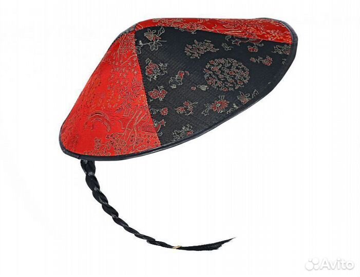 Шляпа китайская красно-черная с косичкой 2595C, фе