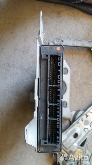 Блок управления подвеской Mitsubishi Pajero 3 3.2