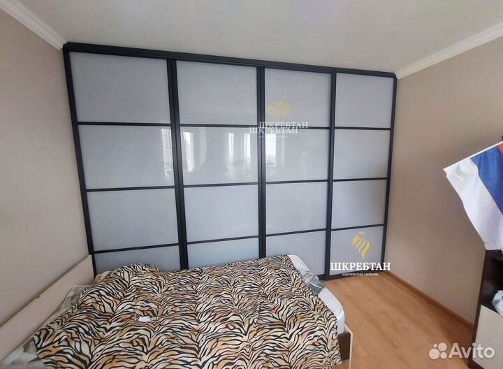 Перегородка стеклянная раздвижная