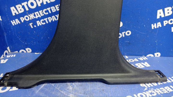 Обшивка средней стойки Ford Focus 3 седан 2012