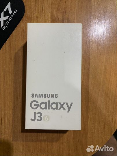 Телефон Samsung galaxy J3