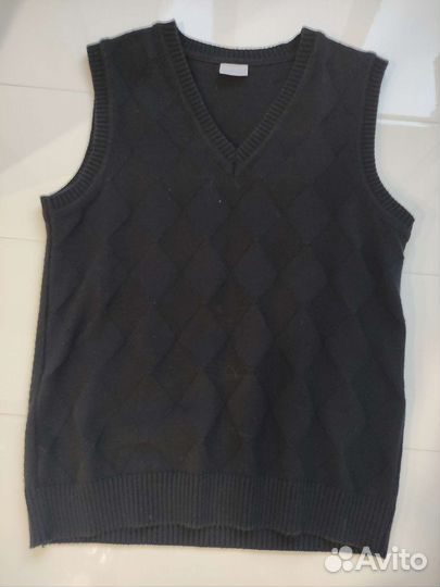 Жилет чёрный школьный