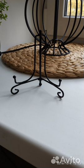 «Декоративная подставка для тарелки чёрного цвета»