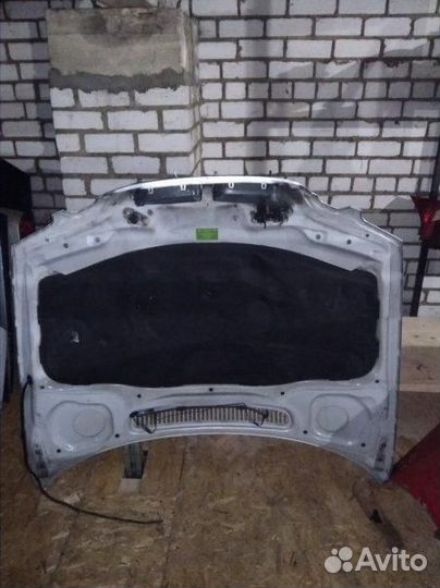 Капот BMW 3 E46 2002