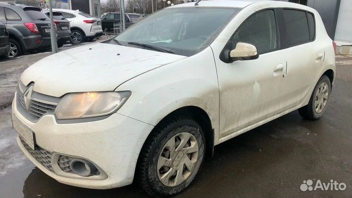 Заднее стекло на Renault Sandero II Замена 1ч