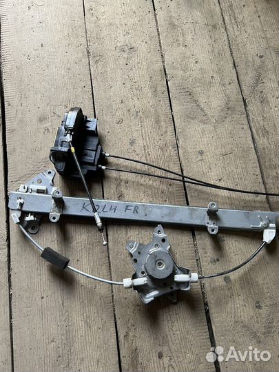 Стекло переднее левое Nissan March K12