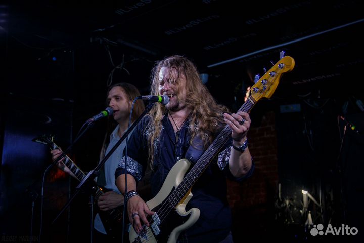 Сессионный бас-гитарист