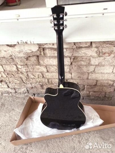 Гитара акустика