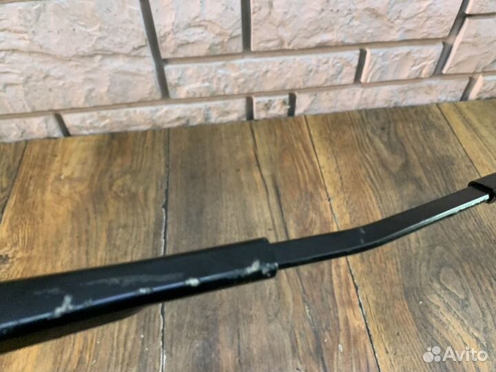 Skoda Kodiaq Поводок стеклоочистителя передний