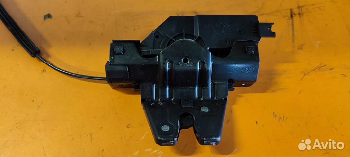 Замок крышки багажника BMW