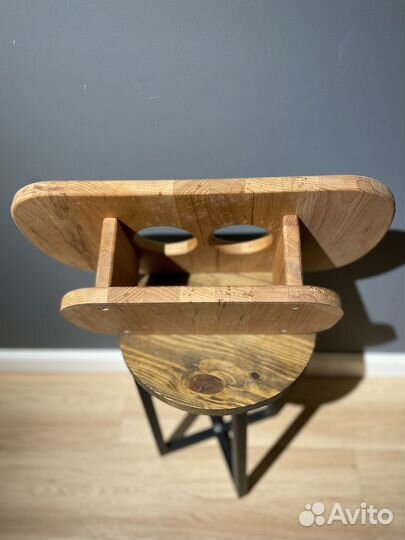 Винный столик на 2 бокала