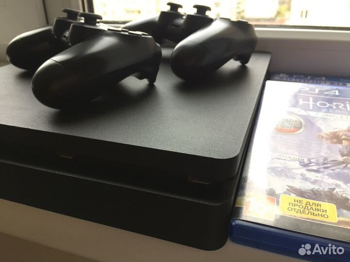 Sony PlayStation 4 slim
