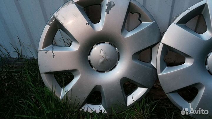 Kолпaки оpигинaльные для Мицубиси Ланcеp 10. R16