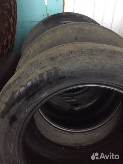 Bridgestone 613V 285/50 R18 19F