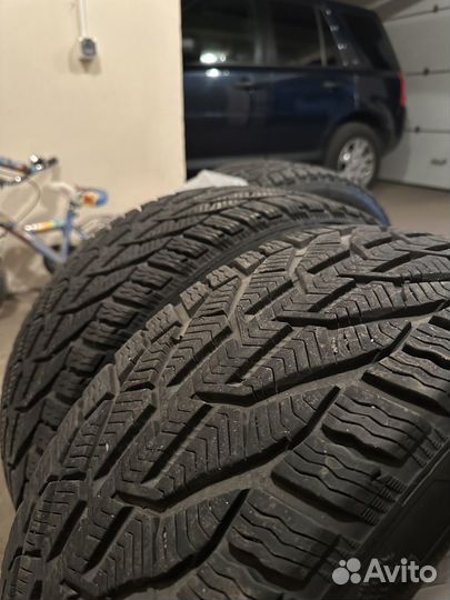 Tigar Winter 235/45 R18 98