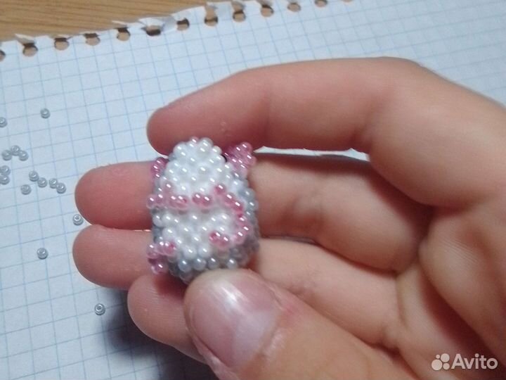 Мышка брелок из бисера