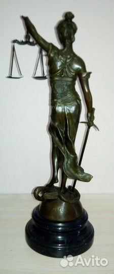 Бронзовая статуэтка