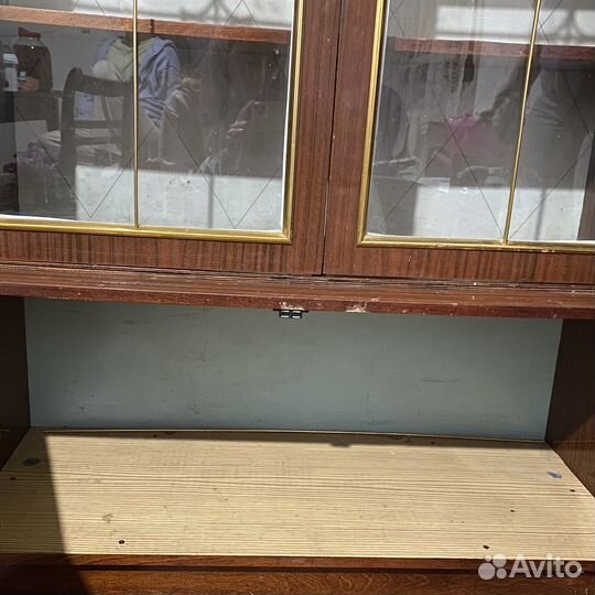 Книжный шкаф старинный