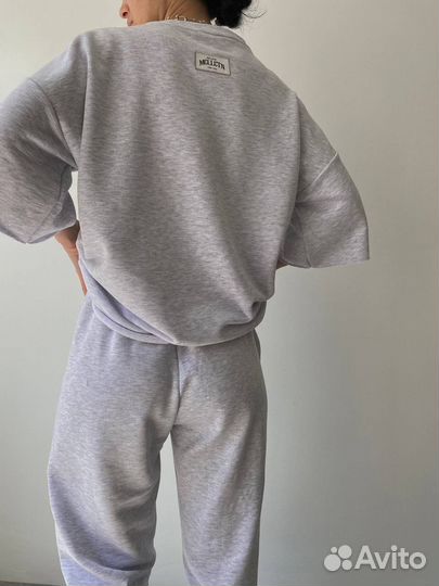 Спортивный костюм женский