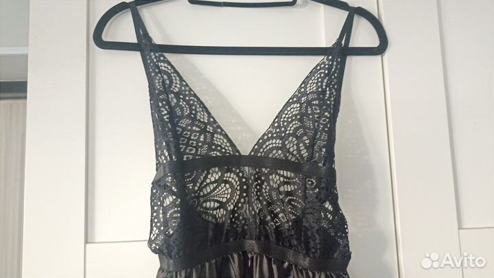 Ночная сорочка на бретелях с кружевом атласная S