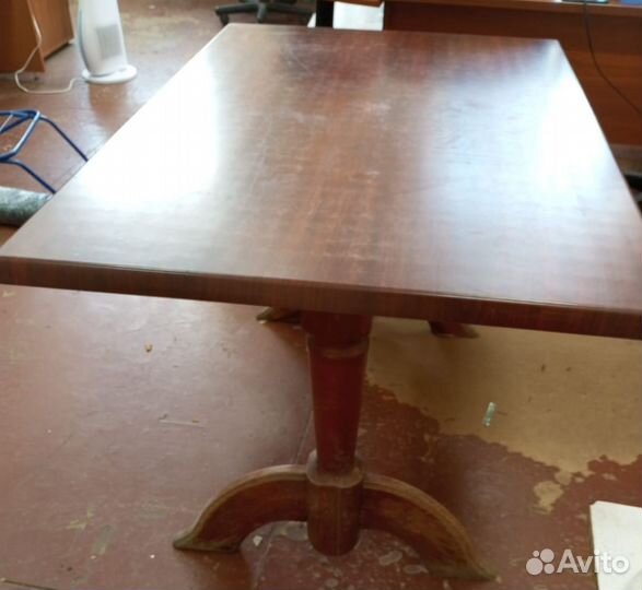 Стол обеденный