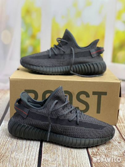 Кроссовки Adidas Yeezy boost 350 v2 В Чёрном цвете