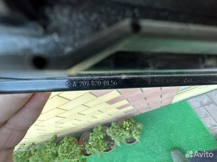 Фонарь задний (стоп сигнал) Mercedes-Benz E-Class