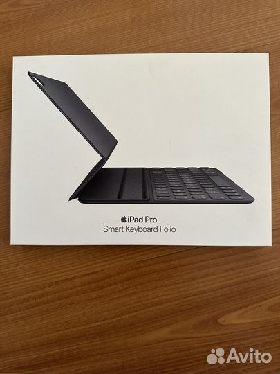 Чехол-клавиатура smart keyboard folio