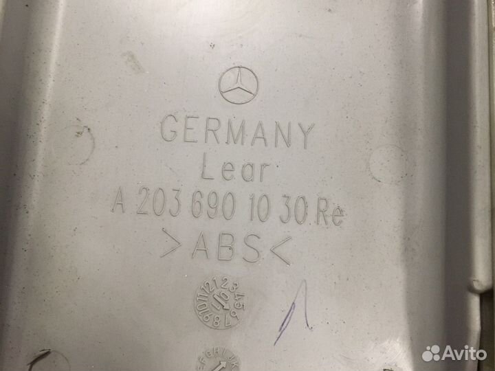 Обшивка стойки Mercedes W203 (3018)