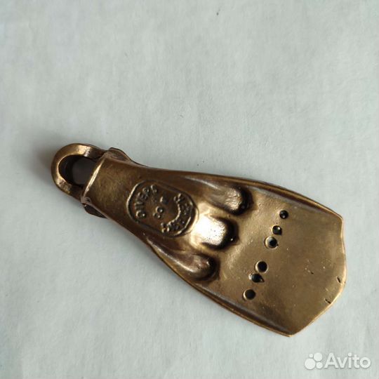 Кулон, подвеска Ласта