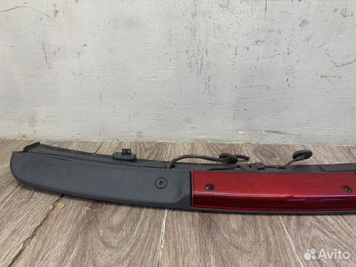 Спойлер (дефлектор) крышки багажника задний Ford