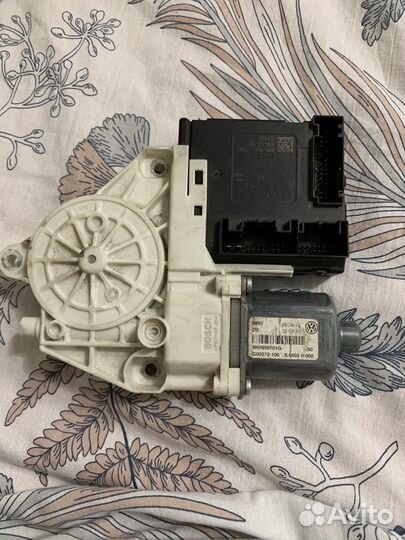 Блок складывания зеркал на Volkswagen.пер. лев